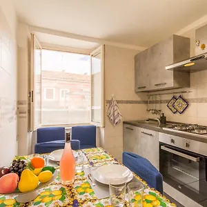 Sicula Few Minutes To Sea - Happy Apartament