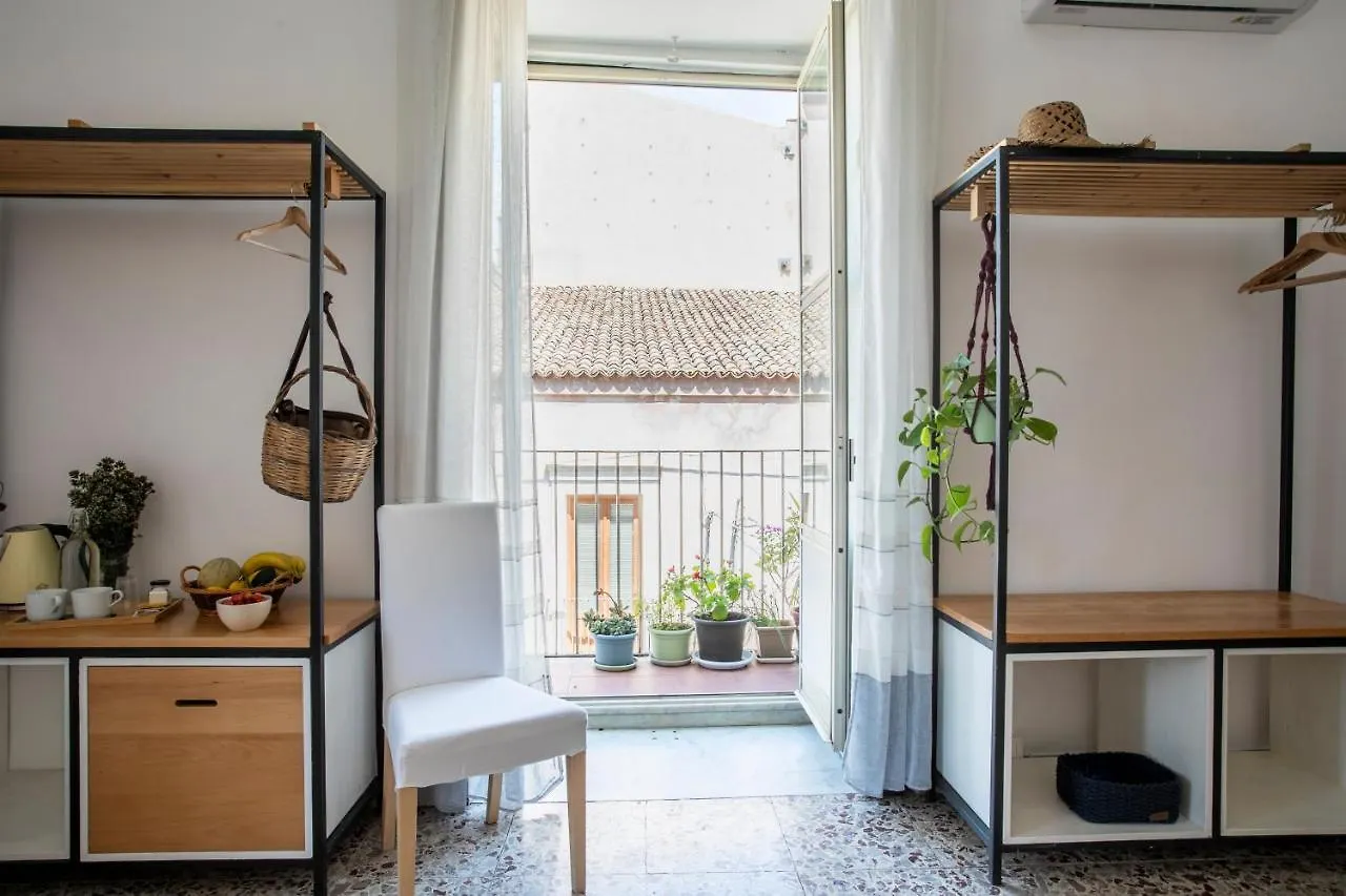 Homestay Casa Maravi Apartment Catania Italy
